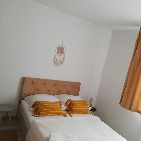 Apartament Raluca Topliţa Exteriör bild
